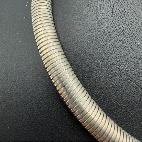 1940s Coro Pegasus Signed Tubogas Sleek Coil Collar Necklace - Picture 4 of 14